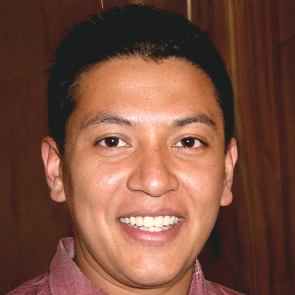 Financial instructor specializing in investment planning